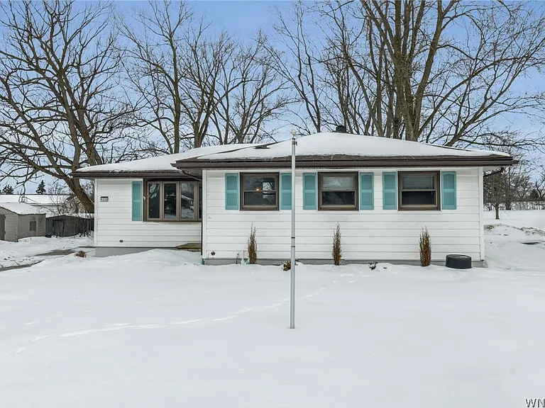 1530 CENTER RD, BUFFALO, NY 14224