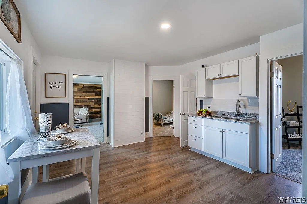 DUPLEX, MULTI FAMILY 8 KEPPEL ST, BUFFALO, NY 14210